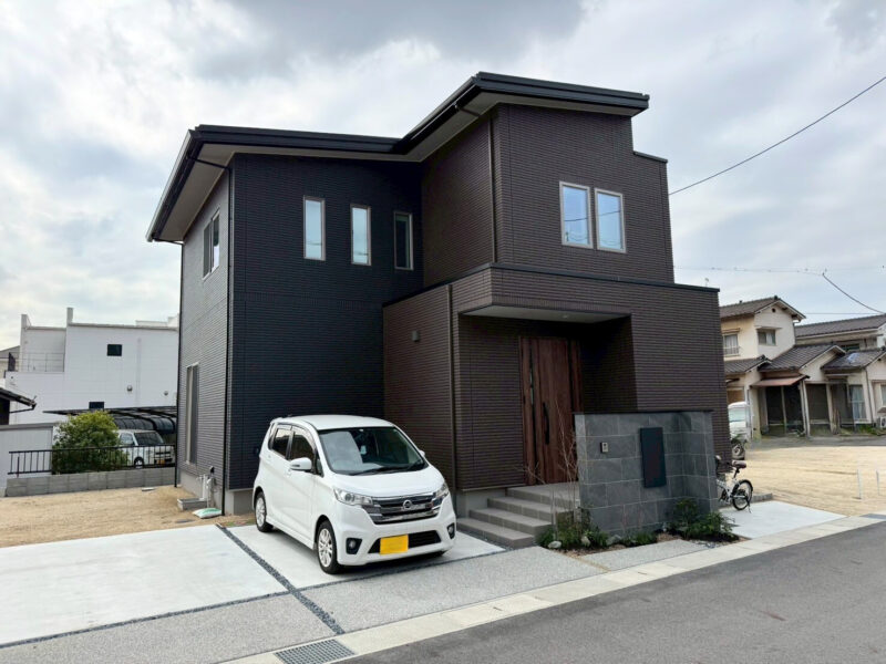住まいに調和するシンプルモダンエクステリア
